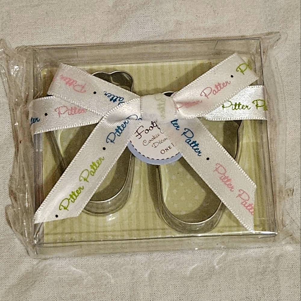 NWT Kate aspen mini cookie cutter